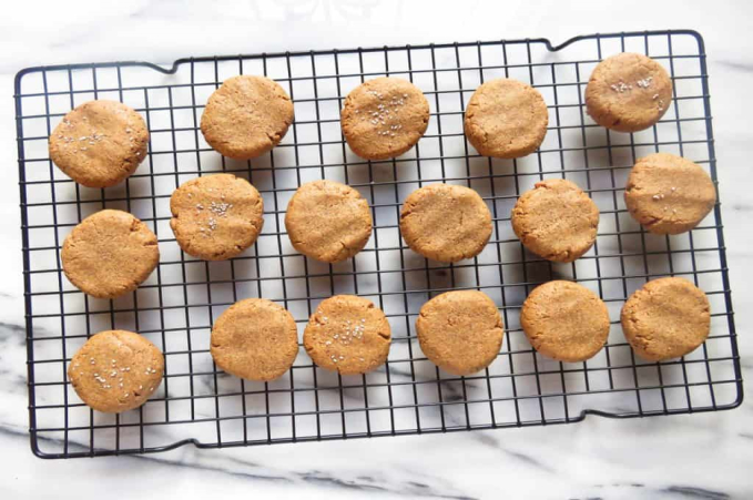 Low GI Almond Butter Chia Biscuits